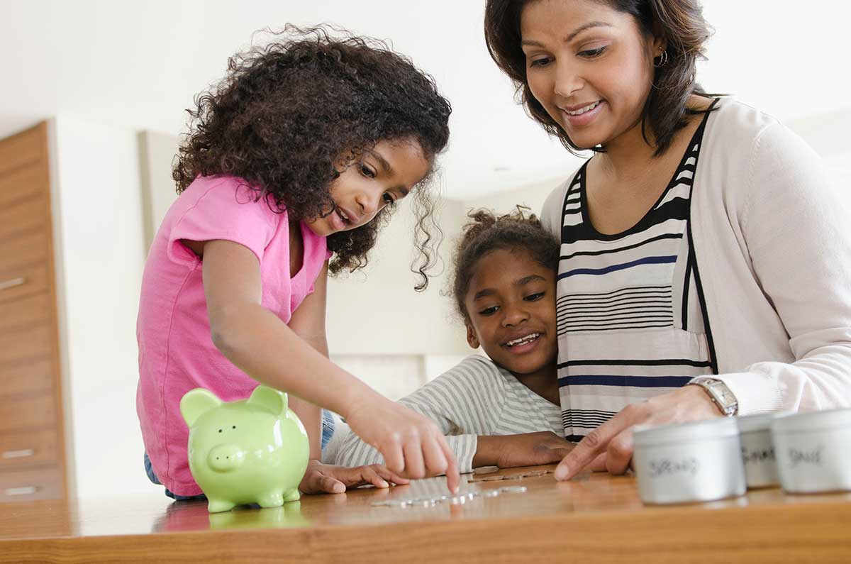 teach young children to save money